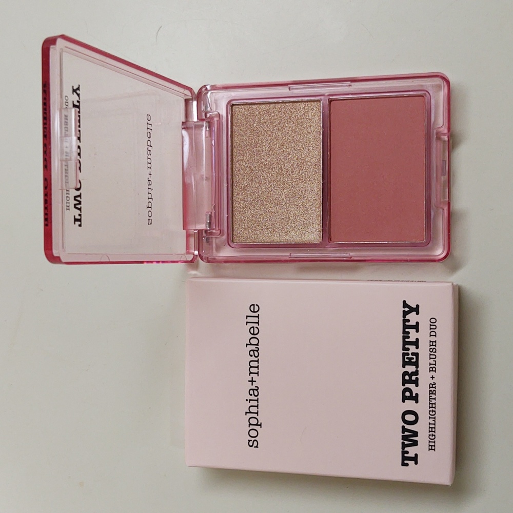 Sophia + mabelle blush/ Highlighter